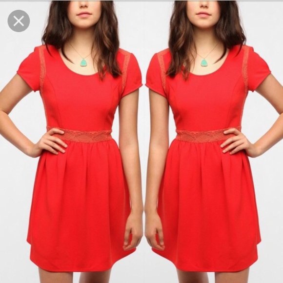 UO Pins & Needles Red Crepe Dress w/ Lace Cut-Outs Sz‎ 2 - Picture 1 of 8